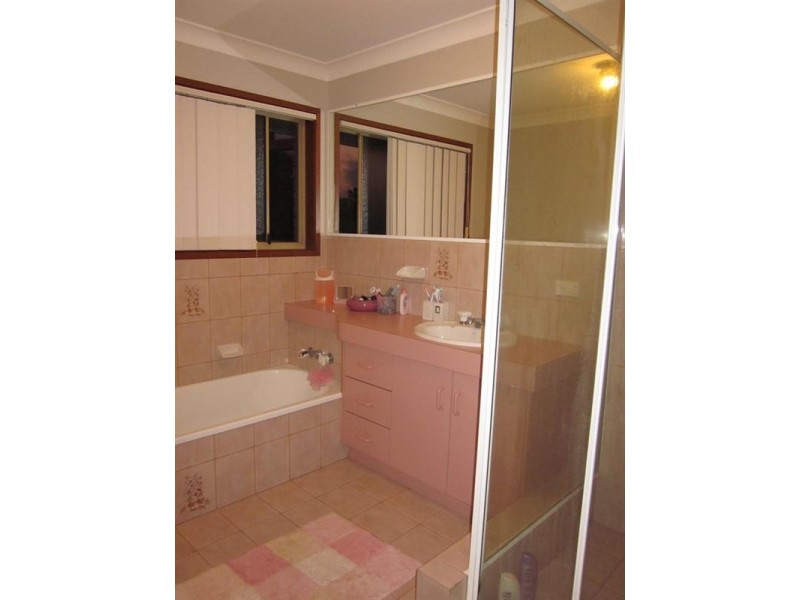 6 Lobb Court, Arundel QLD 4214