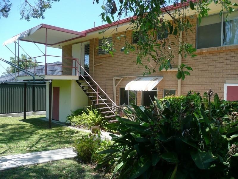 9 Goss Avenue, Labrador QLD 4215