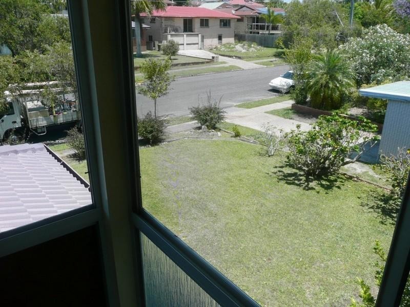 9 Goss Avenue, Labrador QLD 4215