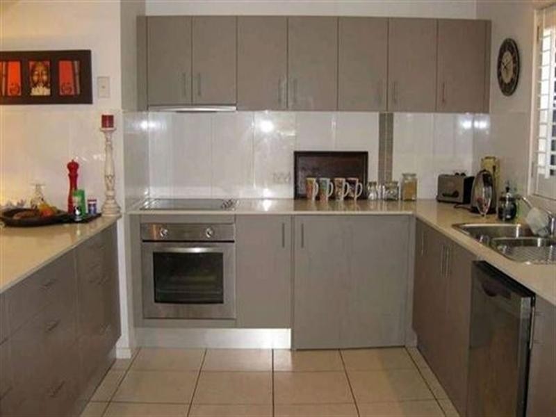 2/23 Hunter Avenue, Labrador QLD 4215