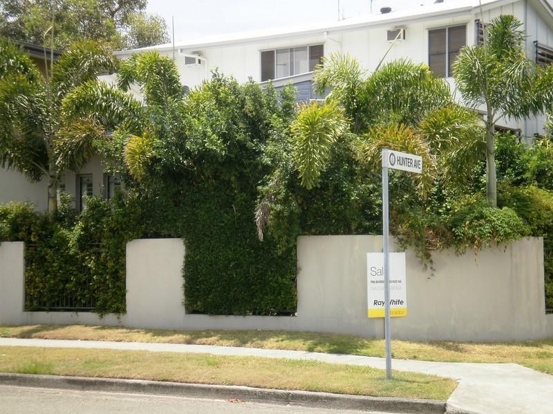 2/23 Hunter Avenue, Labrador QLD 4215