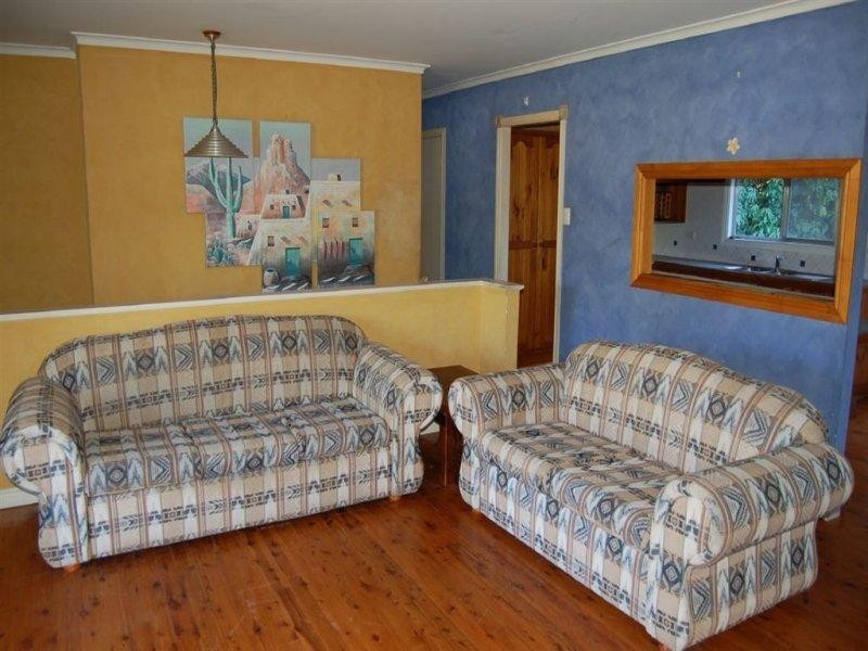 4 Coral Avenue, Labrador QLD 4215