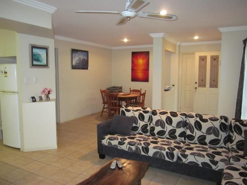 1/7 Middle Street, Labrador QLD 4215