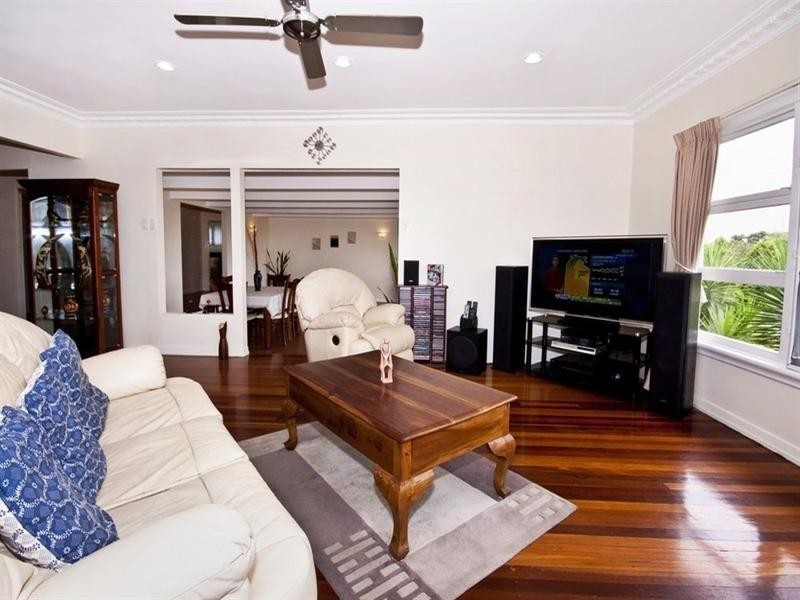 57 Central Street, Labrador QLD 4215