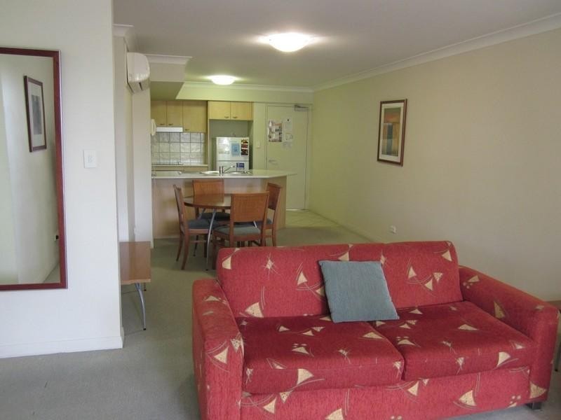 210/392 Marine Parade, Labrador QLD 4215