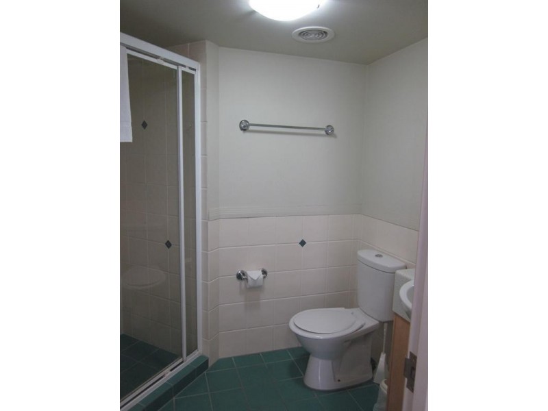 210/392 Marine Parade, Labrador QLD 4215