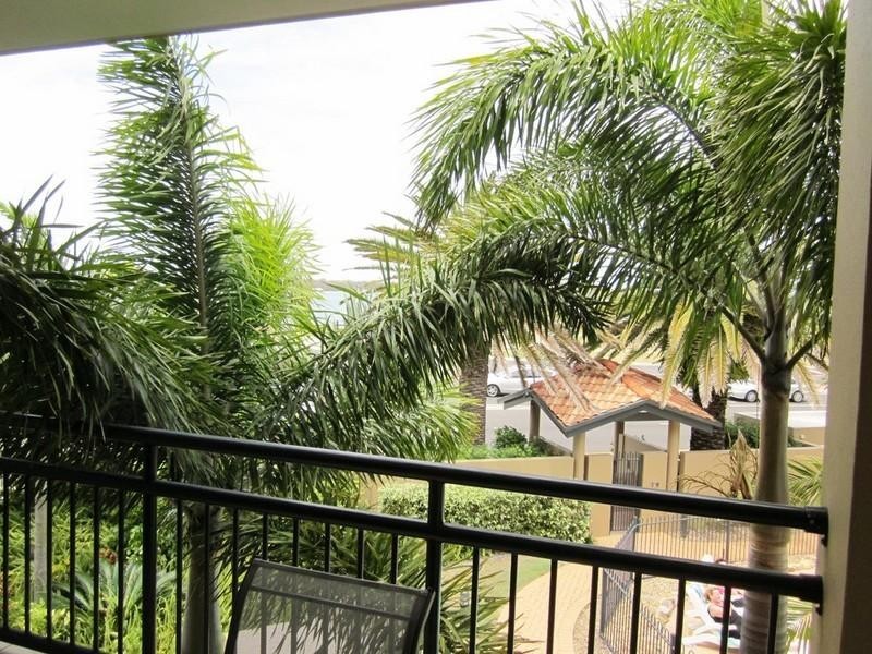 210/392 Marine Parade, Labrador QLD 4215