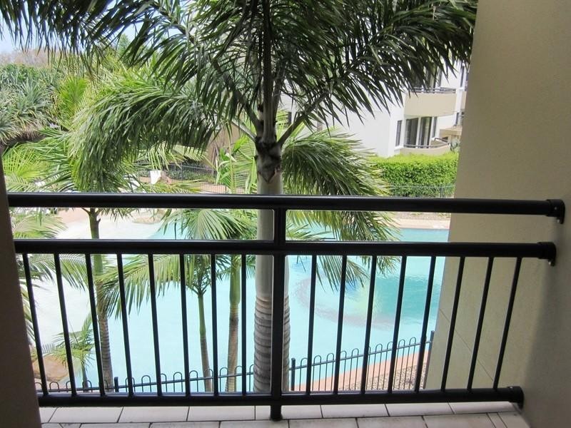 210/392 Marine Parade, Labrador QLD 4215