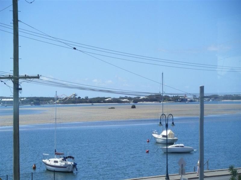 8/294 Marine Parade, Labrador QLD 4215