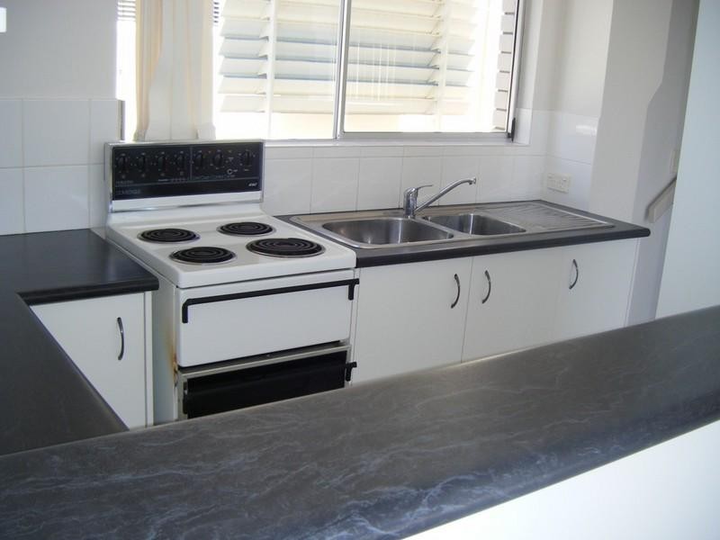 8/294 Marine Parade, Labrador QLD 4215