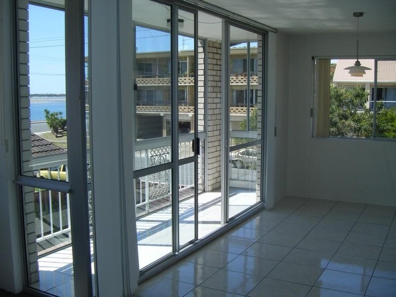 8/294 Marine Parade, Labrador QLD 4215