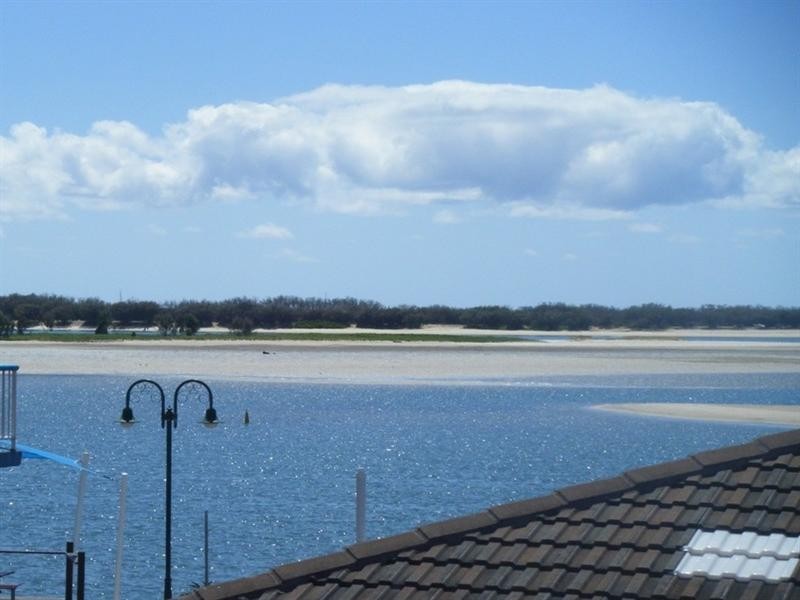 8/294 Marine Parade, Labrador QLD 4215