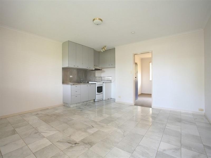 2/38 Imperial Parade, Labrador QLD 4215
