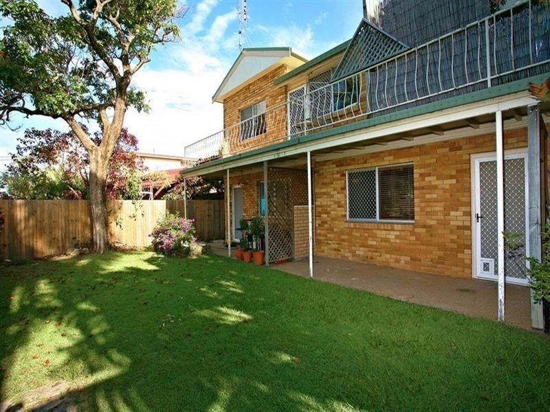 2/38 Imperial Parade, Labrador QLD 4215