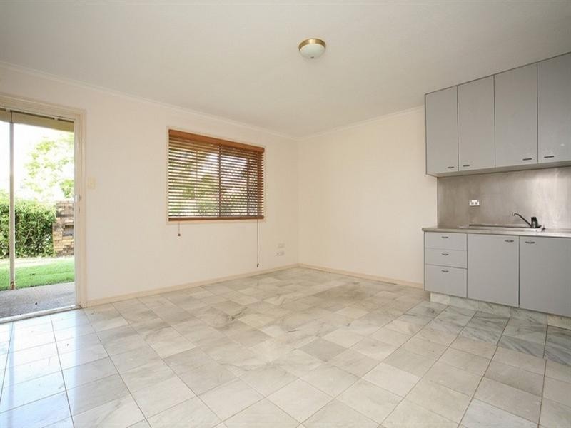 2/38 Imperial Parade, Labrador QLD 4215