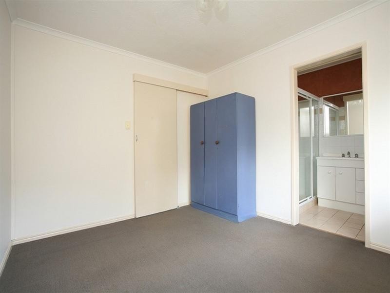 2/38 Imperial Parade, Labrador QLD 4215