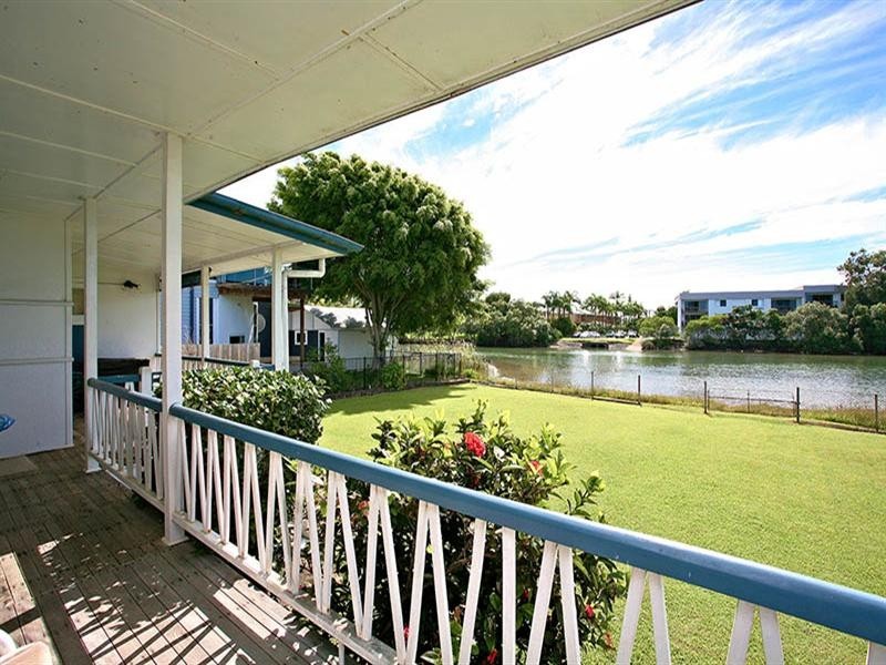 4 Tuesley Easement, Southport QLD 4215