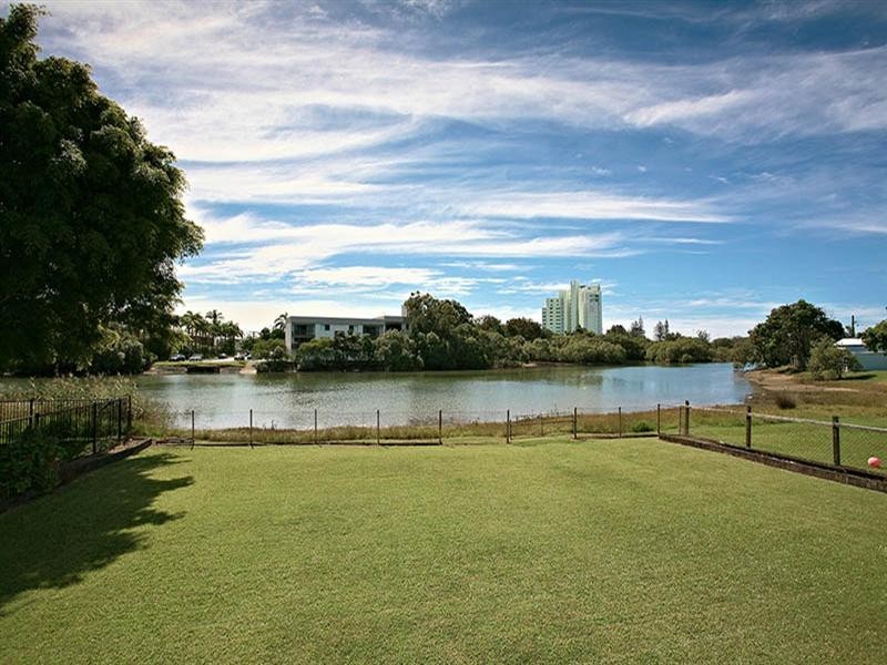 4 Tuesley Easement, Southport QLD 4215