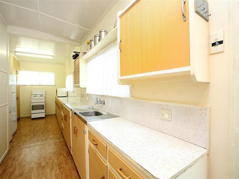 4 Tuesley Easement, Southport QLD 4215