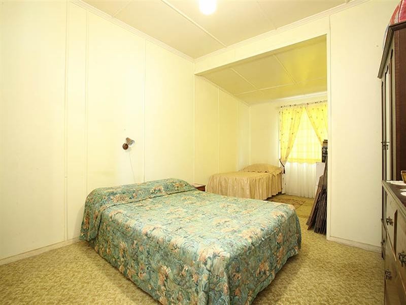 4 Tuesley Easement, Southport QLD 4215