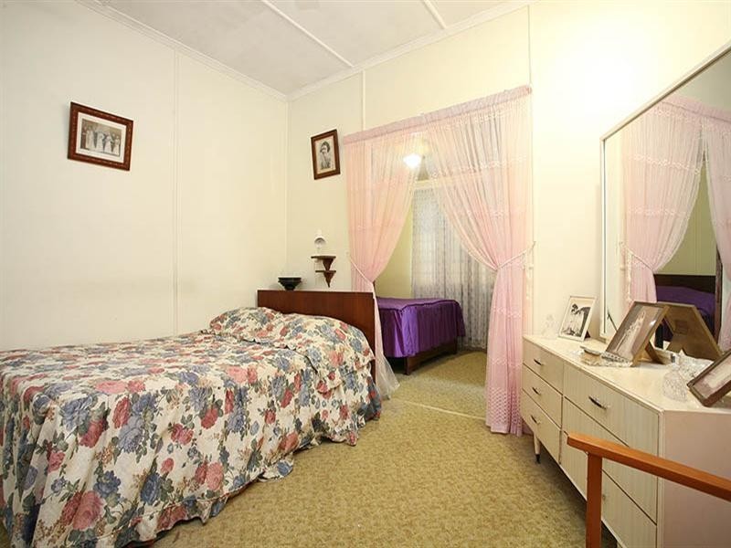 4 Tuesley Easement, Southport QLD 4215