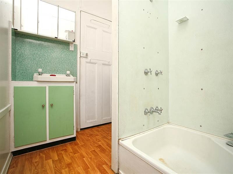 4 Tuesley Easement, Southport QLD 4215