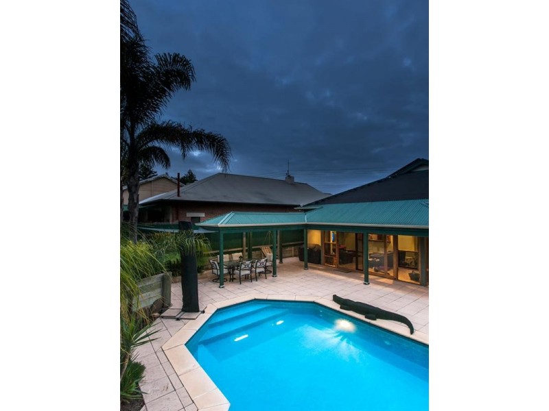 371 Military Road, Henley Beach SA 5022