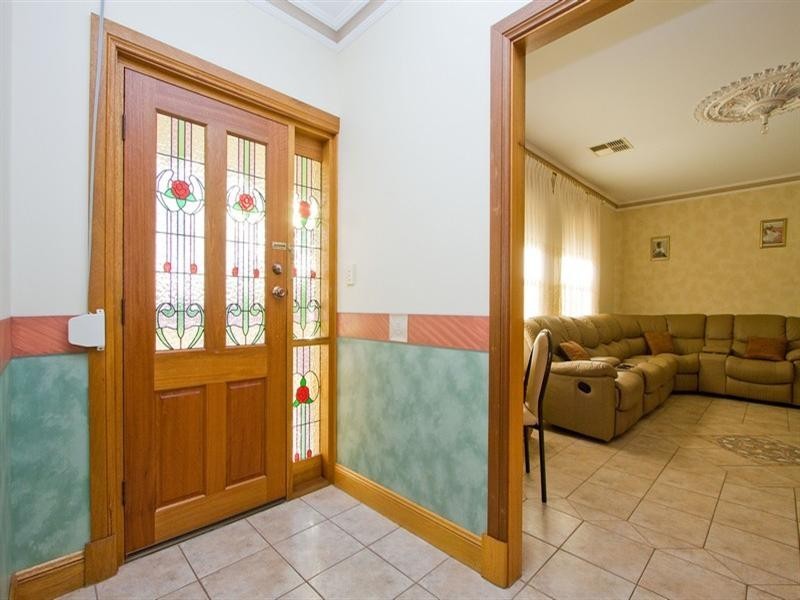 7 Aish Close, Newton SA 5074