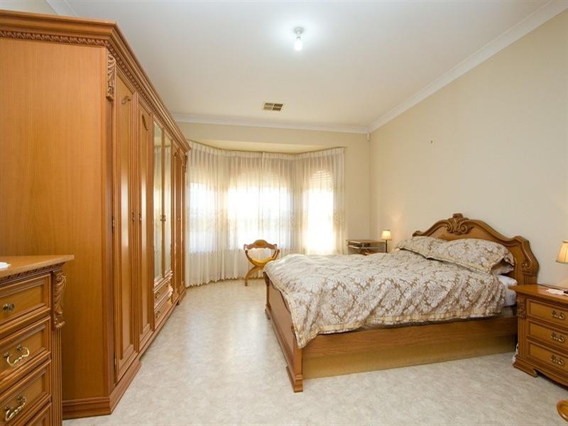 7 Aish Close, Newton SA 5074