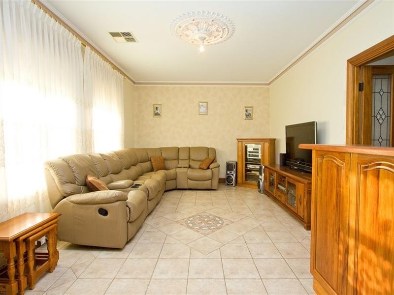 7 Aish Close, Newton SA 5074