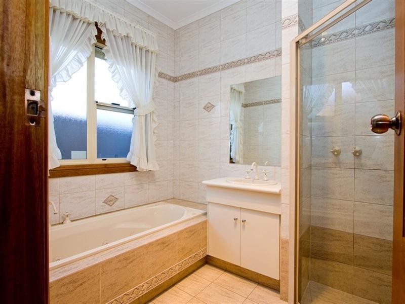 7 Aish Close, Newton SA 5074