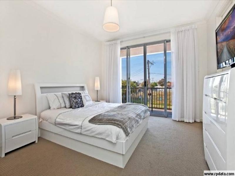 4 Esk Street, Findon SA 5023