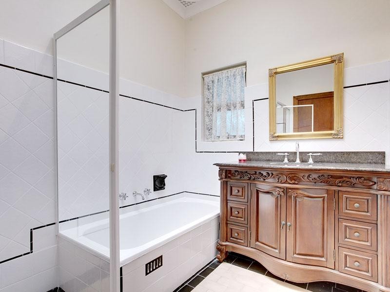 6 Weetunga Street, Fulham SA 5024