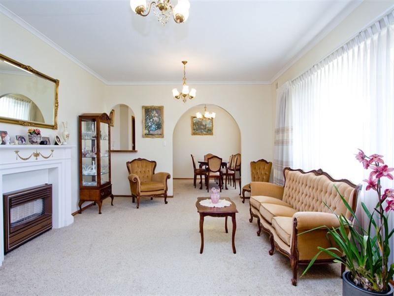 2 Newcombe Avenue, West Lakes Shore SA 5020