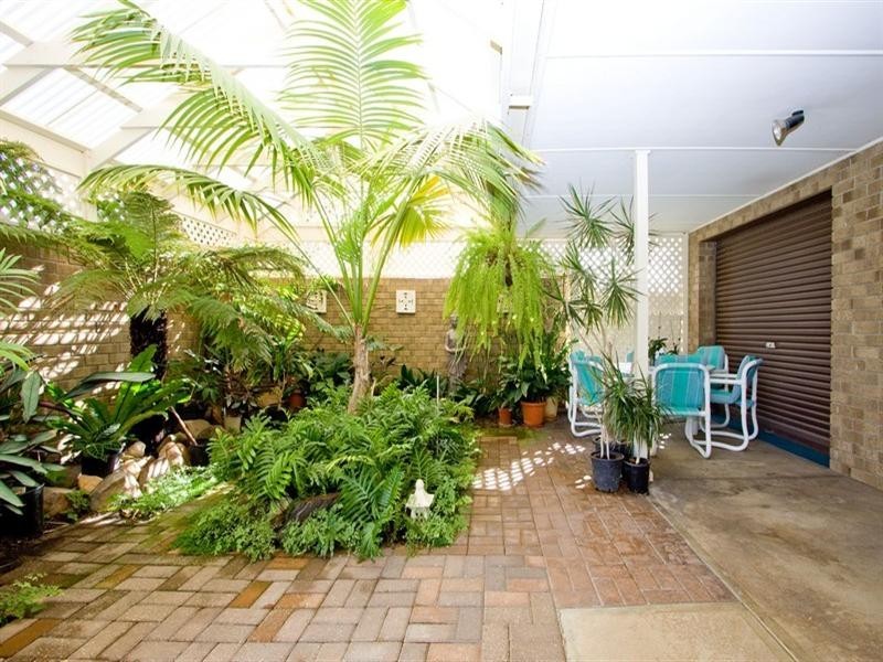 2 Newcombe Avenue, West Lakes Shore SA 5020