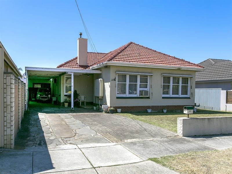 32 Reedie Street, Henley Beach SA 5022