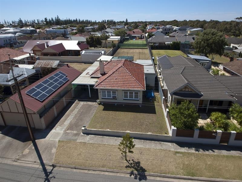 32 Reedie Street, Henley Beach SA 5022