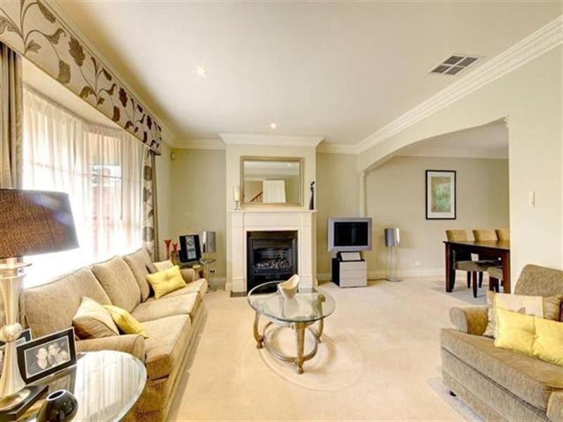 1 Tennyson Heights Court, Tennyson SA 5022