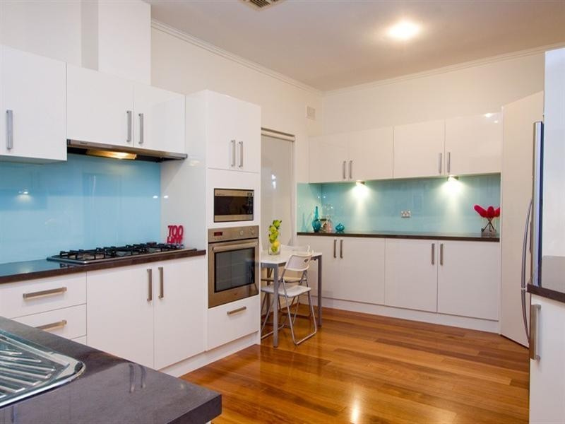 18 Colin Street, Findon SA 5023