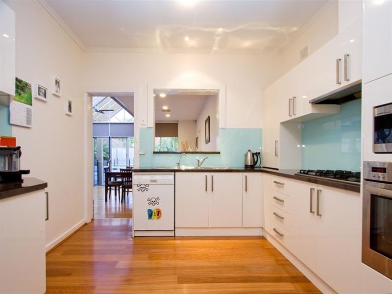 18 Colin Street, Findon SA 5023