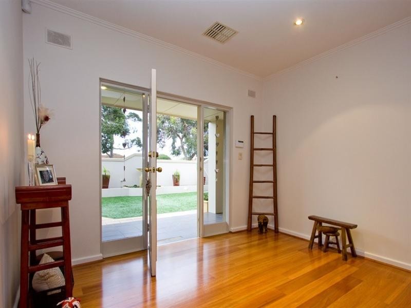 18 Colin Street, Findon SA 5023