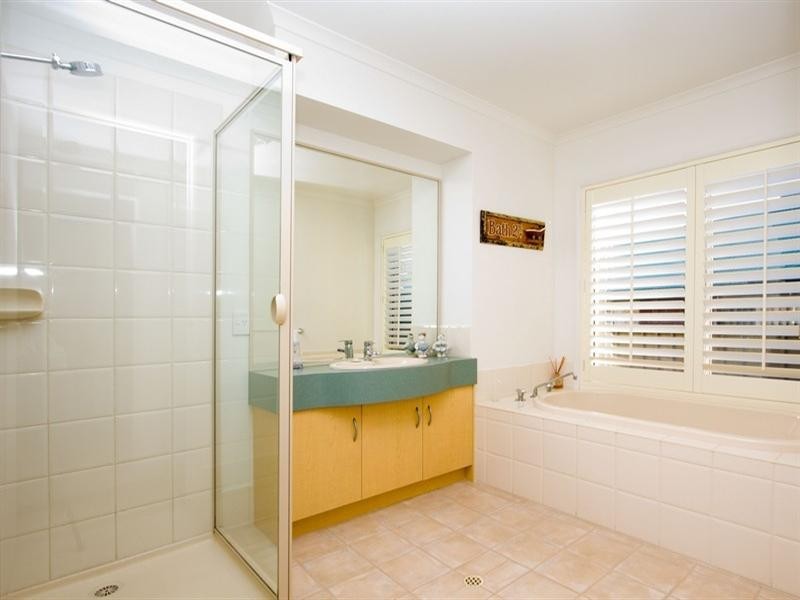 8 Sandalwood Crescent, Flagstaff Hill SA 5159