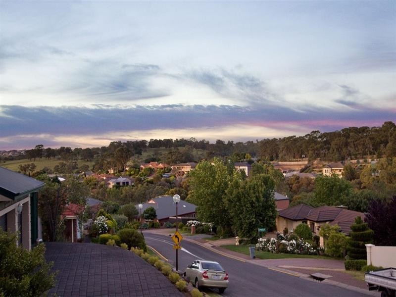 8 Sandalwood Crescent, Flagstaff Hill SA 5159