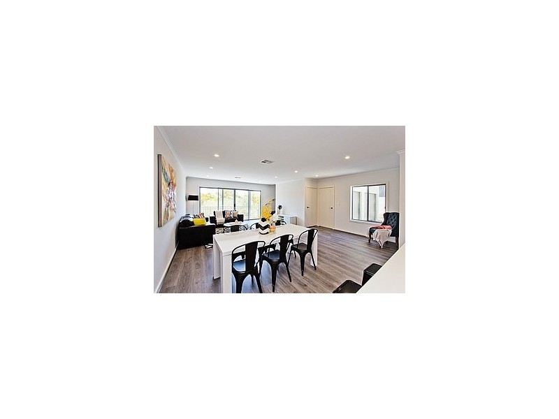 8 Flagstaff Road, Darlington SA 5047