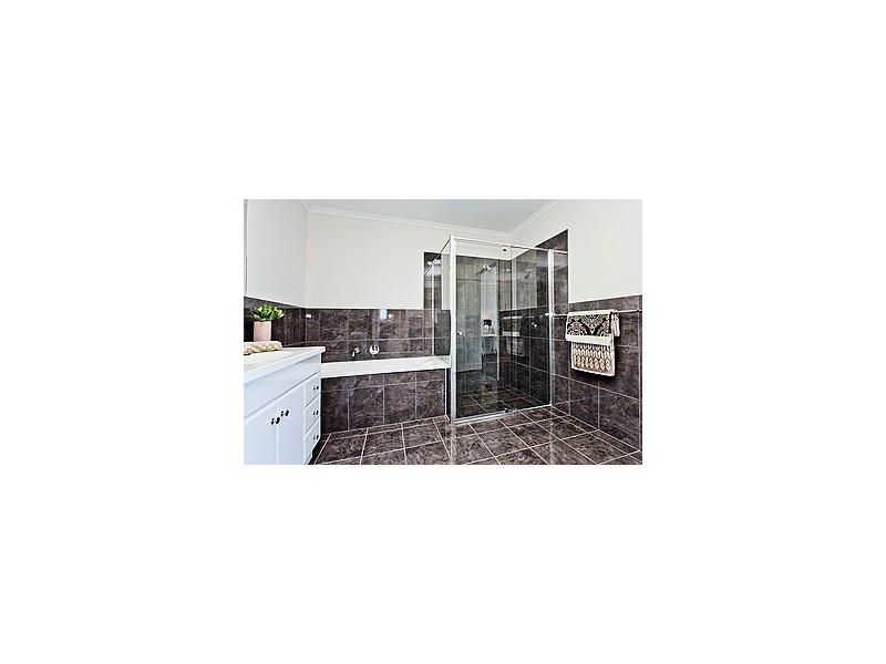 8 Flagstaff Road, Darlington SA 5047