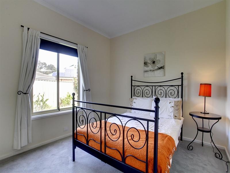 22 Phelps Court, Fulham SA 5024