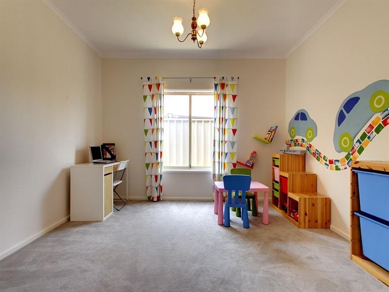 22 Phelps Court, Fulham SA 5024