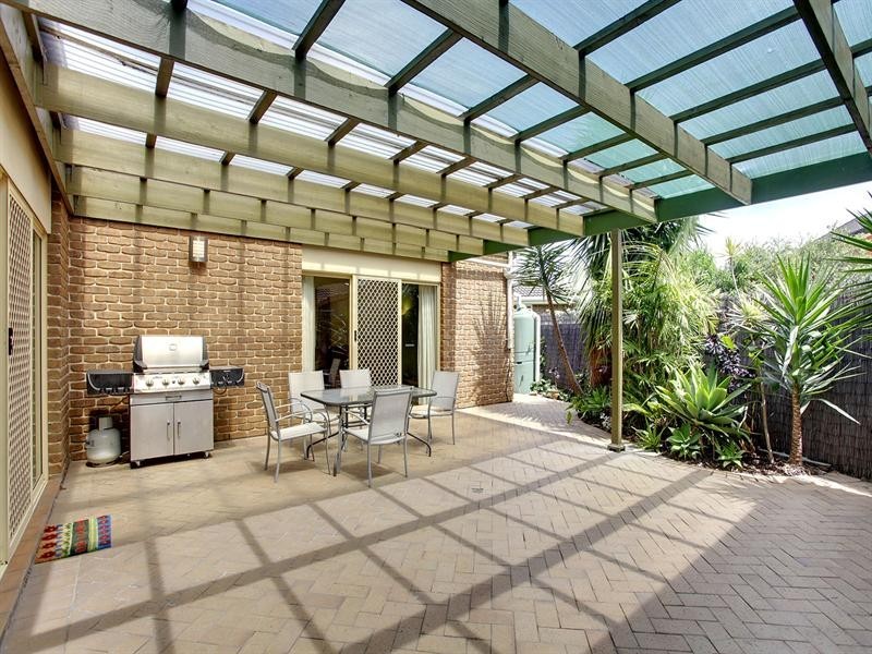 22 Phelps Court, Fulham SA 5024