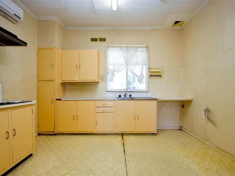 8 Plymouth Avenue, Sturt SA 5047