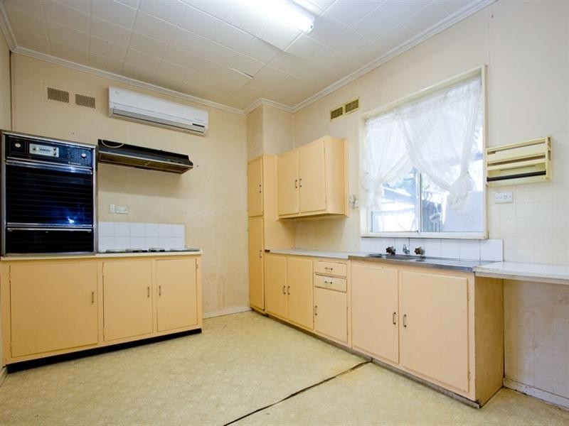 8 Plymouth Avenue, Sturt SA 5047